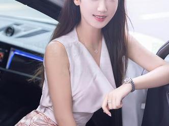 秀人网 – 照片里的萝莉悠悠酱：剧情翻转，巧妙角度！