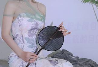 秀人网 – 看全套软软roro护士图包，几乎让我忘记了自己本来去医院的目的！