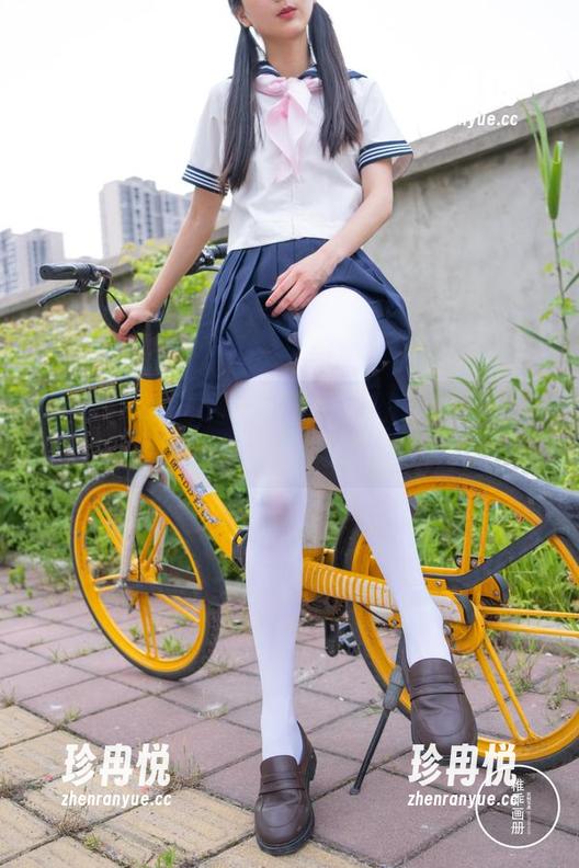 稚乖画册 - 赤西夜夜出品的初音少女图包......这气场咋就这么迷人呢？
