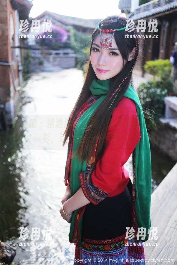 美媛馆 - 精选泳池时刻，朱可儿的水中身影，这气氛……不说了。