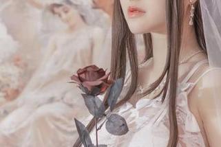 泳池写真：脱尾巴Mizuki是如何优雅地避开水花的？