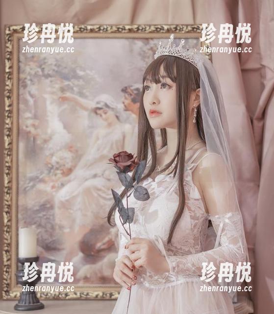 泳池写真：脱尾巴Mizuki是如何优雅地避开水花的？
