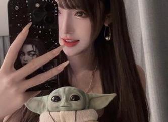 腐团儿Ikaros吊带写真，cos到底是为了美还是为了摆？