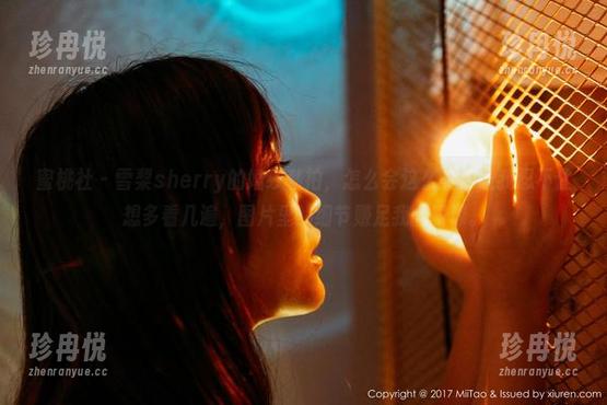 蜜桃社 - 雪梨sherry的婚纱私拍，怎么会这么美，让我忍不住想多看几遍，图片里的细节赚足我的眼球。