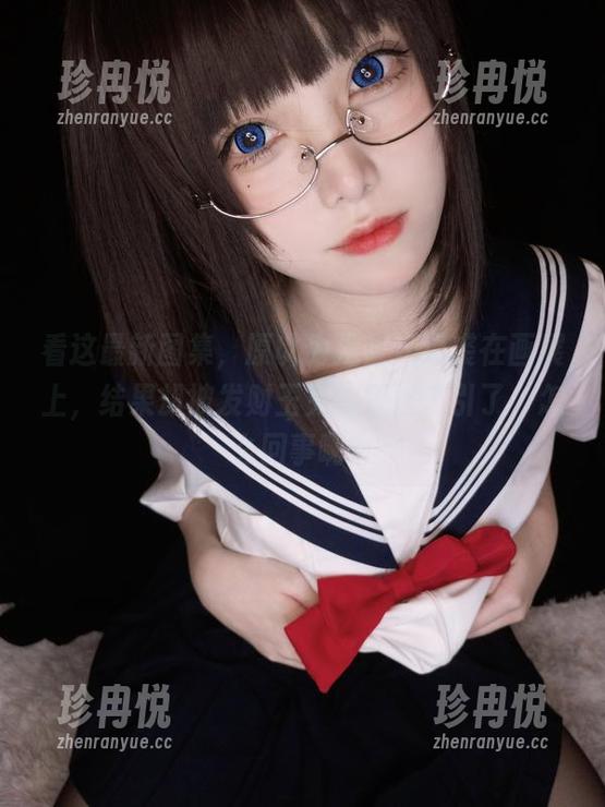 看这最新图集，原以为是蜜汁猫裘在画展上，结果却被发财玉兔的野性吸引了，怎么回事啊！