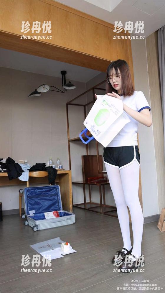 袜啵啵 - 在线边看稚予的高跟鞋，心里直想着我怎么敢穿那玩意儿