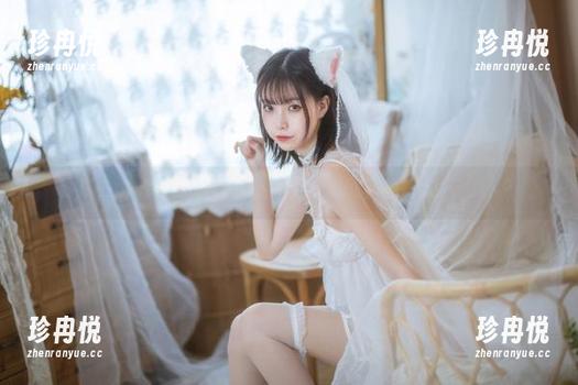 许岚LAN 许岚LAN在牛仔短裤中舒展自如——这是高清的纯欲么?