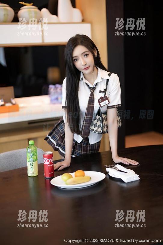 语画界-Dreamy小乔 语画界 - 学妹Dreamy小乔的短裙,原图让人有点“失控”了…