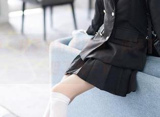 语画界 – 林子遥红裙图包，似乎不经意间撩了我一下